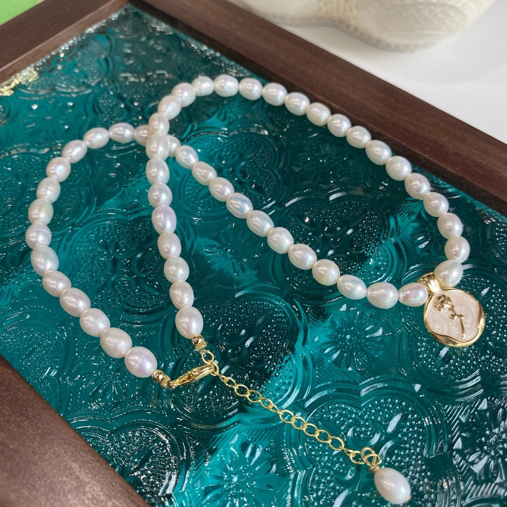 Brand new natural pearl Stainless Steel 18k gold Plated Necklace